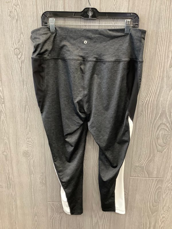 Black Athletic Leggings Xersion, Size 1x Hot on Sale