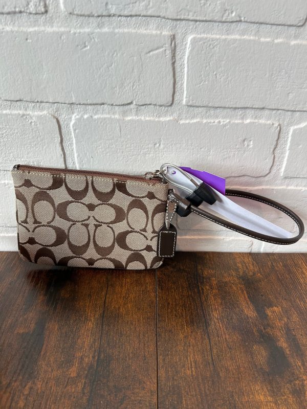 Wristlet Designer Coach, Size Small Fashion