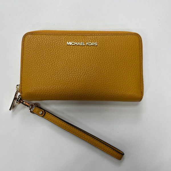 Wristlet Michael Kors NWT, Size Medium Online Hot Sale