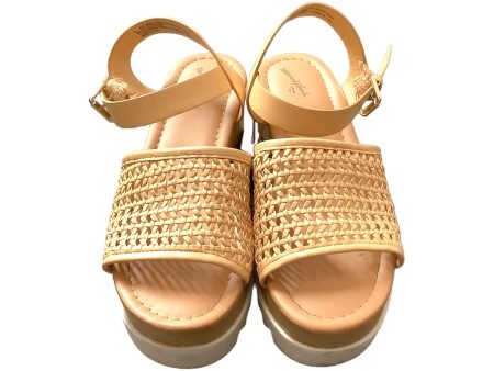 Tan Sandals Heels Platform Universal Thread, Size 8 For Sale