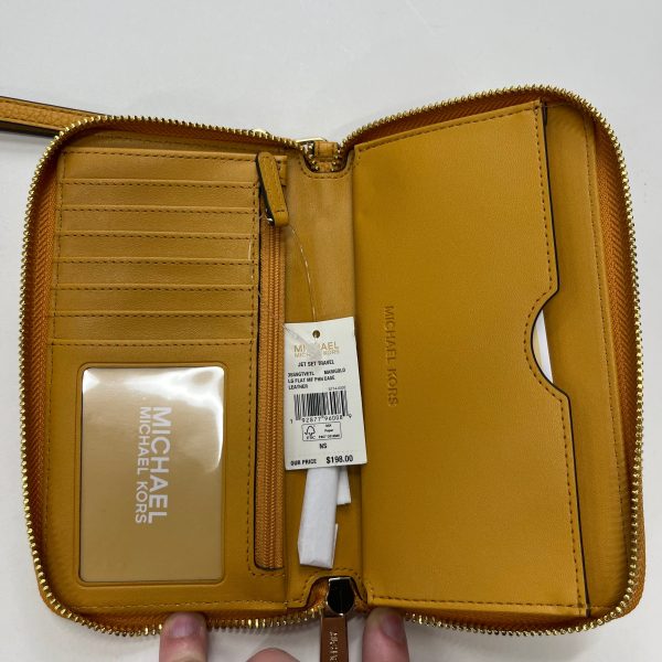 Wristlet Michael Kors NWT, Size Medium Online Hot Sale