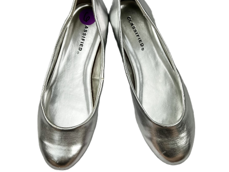 Silver Shoes Flats By Classified, Size: 6 Online Hot Sale