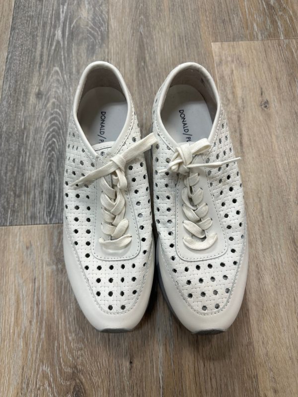 White Shoes Athletic Donald Pliner, Size 9 Sale