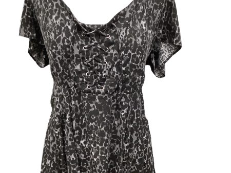 Animal Print Top Short Sleeve Torrid, Size 1 on Sale