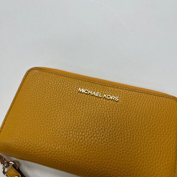 Wristlet Michael Kors NWT, Size Medium Online Hot Sale