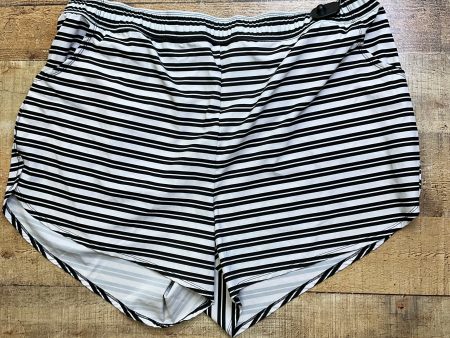 Black & White Athletic Shorts Torrid, Size 4x Fashion