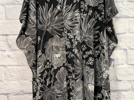 Black & White Kimono Chicos, Size M Online now