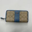 Wallet Coach, Size Large Online now