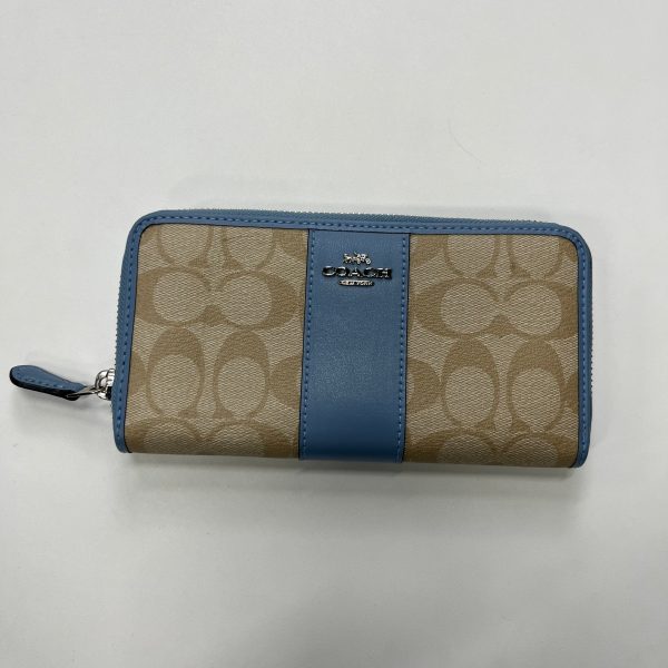 Wallet Coach, Size Large Online now