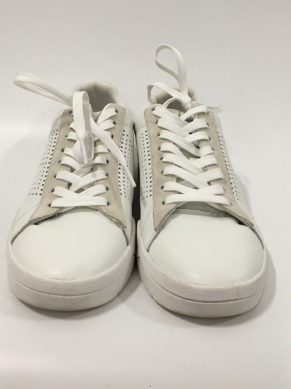 White Shoes Sneakers Le Tigre, Size 7.5 Sale