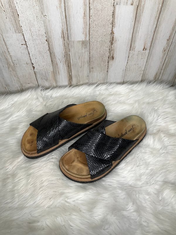 Black & Brown Sandals Flats Free People, Size 6.5 For Sale