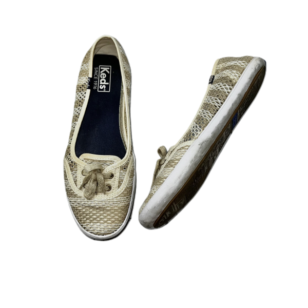 Tan & White Shoes Flats By Keds, Size: 8.5 Fashion