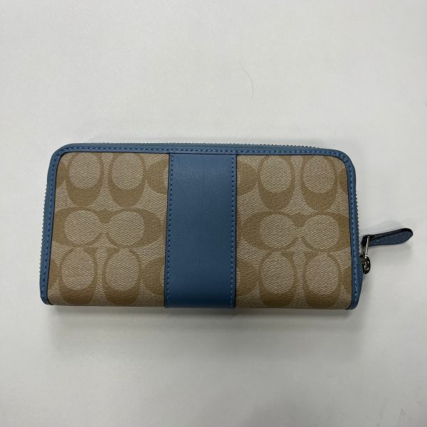 Wallet Coach, Size Large Online now